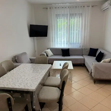 Lungomare 2 Apartment *